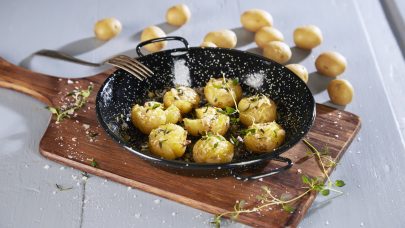 Knuste delikatessepoteter med parmesan FG 07263 Foto Synove Dreyer